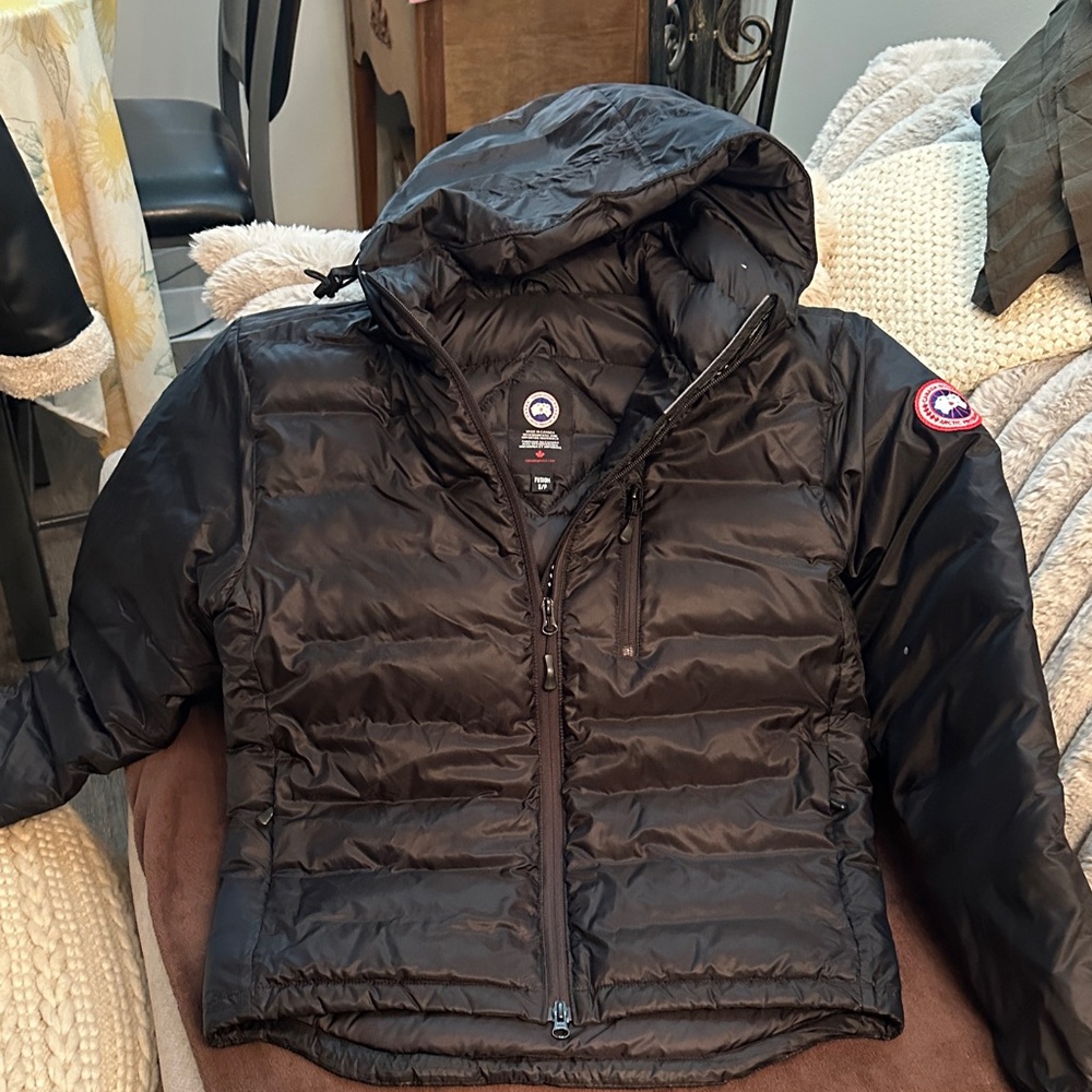 🥳CANADIAN GOOSE Fusion Fit   Puffer Winter Jacket Coat Size 
Size Small SALE !